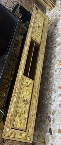 اثاث استقبال كامل للبيع تخم جديد اي ضرر ماموجود بي خيط واحد ممشيول منه...