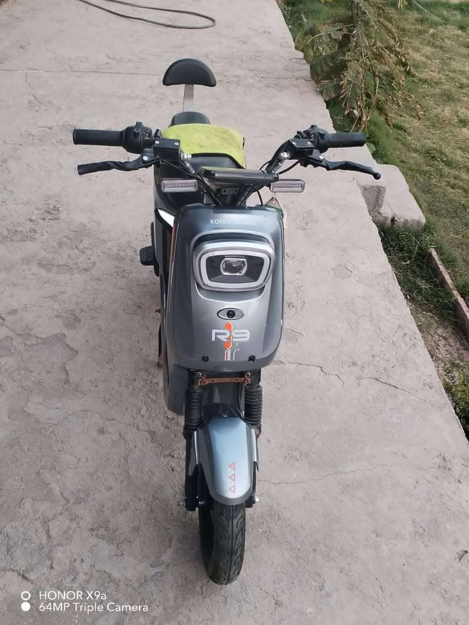 سلام عليكم
دراجه شحن للبيع 
نقصه بس بطاريات 
***********
