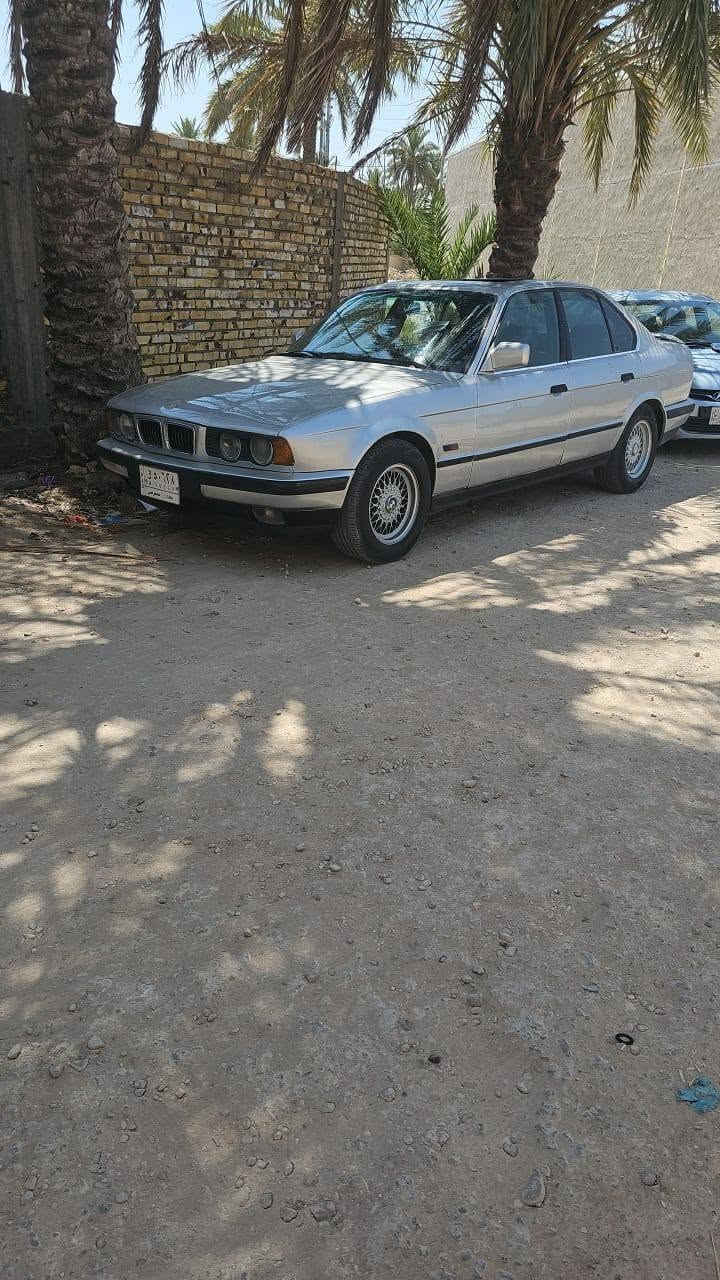 السلام عليكم 
بي ام البيع 
525
موديل 1990
رقم بغداد 
مداور ثاني يوم 
لون رصاصي غير محدد بسنويه 
كير ومكينه مكفولات مكينه مسكر فانوس 
45 وبيها مجال 
عنواني بابل نادر 
رقم الهاتف 
‏‪***********‬‏
