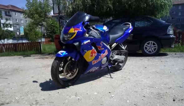 F4
بۆ فرۆشتن هەموو گیانی بەشەرت مەکینە کەپس 
مۆدئل ٢٠٠٠
مەکینە ٦٠٠ مەنەفئست ئەسلی  لەگەل دایە 
مالەکە بیان و برە 
هیج حەیب حاری نیە مالی دۆستە 
بۆ نەرخ نامە بنئرە یان تەلەفۆن بکە 
***********
***********
ئەگەر موشتەری نیە سەرمان مەئشئنە
