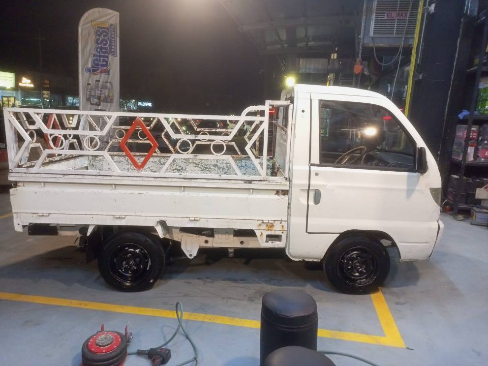 سه ره تا به ناوي خوا هايڤي بچوك موديل2007منفيست اصلي بشه رت گيربشه رت كاره باييات كامل به شه رت اكسل به شه رت شانصي لوك به شه رت تاخم ته بله وڤؤلتو رؤلتم هه موي بؤگؤريوه ته قه ره ي نيه تابلي سه ياره كي جائيزه ته نها مه كه ينه كه ي دوكه لده كا لايت فلچه عيشاره كامل مزبوته كابريته شي هه نده نابي گؤريتم سه ياره كه ماشه لله ي ده وي مالي كاسبيه سحري 15مجاله كي برايانه شوين ه‍ه ولير ***********تكايه گه رمشته رينيت بيزارمان مه كه له گه ل ريزم أربيل, العراق
