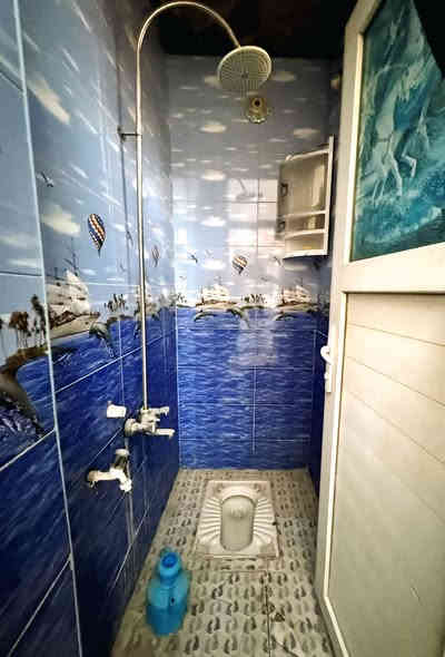 للبيع  أو للإيجار بيت 100 متر طابو صرف

حي ميسان قطاع 79 الشريط 

خلف الشارع العام 

‏شارع 10 متر تبليط ومجاري كامل

بناء صب كونكريت مسلح 

يتكون من غرفة وصالة ومطبخ واستقبال وصحيات داخلية وخارجية ومكشوفة وطارمة

ملاحظة البيت فارغ غير مسكون
‏‪***********
