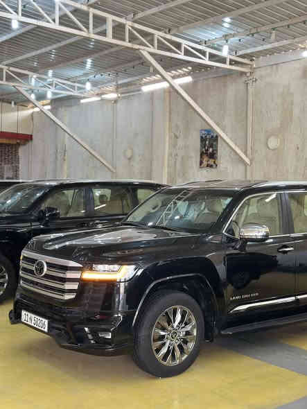 يعلن معرض بيت شريجي👑 عن وصول تويوتا لاندكروز VX limited ام الرادار الاصليه 
2023  ماشيه 40 الف لسياره مرقم بغداد فول شاشات وتطبيق  لمتد مكفوله كفالة عامه من كلشي  نستقبل بيع او مراوس العنوان كوت حي لحكيم 🧿 وسعرها 715 $ ورقه
#تويوتا_لاندكروز2023 gxr limited✈️
اللون: اسود black
عداد المسافات40km
المواصفات:  رقم بغداد فول مواصفات ١/١ رادار تحديد مسار
5 كامرات بلادي 
سماعات jpl الاصليه 
كشنات تدفئه وتبريد 🔥
سلايد(فتحة قمارة)
كراسي جلد اصلي(بيجي)
كراسي اثنين كهرباء
تبريد خلفي شاشة
شحن الهاتف لاسلكياً
ثلاجه
كروس سرعة 
خمس بصمات
فول تحكم استيرن(جهتين امامي+جهتين خلفي)
شاشة عرض الاعطال
صندوك كهرباء(شفط)
فتح صندوك تلقائيا  
دبل كير(عادي+اوتوماتيك)
ناقل حركة ٨ نمر
دبل حساس(امامي+خلفي)
نظام تحكم بمستوى الضوء الداخلي
مانع تزحلق
نظام فتح الابواب لاسلكياً
فور ويل
شاشة امامية كبيرة اصلية
شاشات خلفيه تطبيق 
كامرة خلفية اصلية
تشغيل عن بعد
دوسات كتابة landcruiser
اشارة بالمري
مري كهرباء(شفط)
لايت عدسة زنون(عالي+ناصي)
لد امامي
#ويل_20_الجديد_كليا
#سستم_صوت
مدخل
CARPLAY
‏BLUETOOTH 
‏AUX
‏I POD
‏USB
‏CD

للاستفسار الاتصال بِنَا على الأرقام التاليه

  حسنين ‭0771 508 5598‬ واتساب او اتصال
