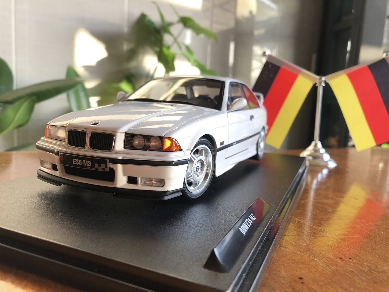 السلام عليكم 🖤
BMW e36 m3 🇩🇪1:18

شكراً لك يا أخي العزيزAhmet A Latif🖤


**إذا كنت صاحب هذا الإعلان وتريد حذفه لأي سبب، رجاءا أرسل رسالة إلى الدعم الفني**