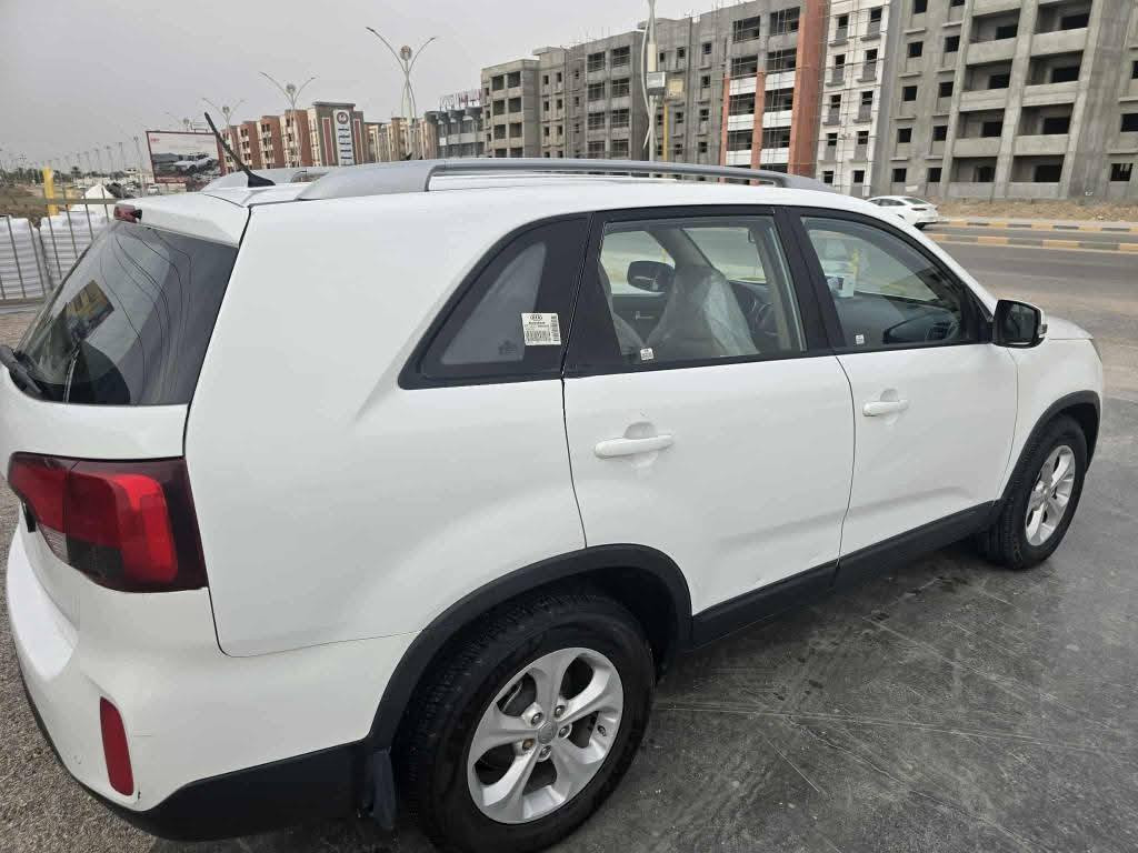 السلام عليكم 
سورنتو مديل 2013  شكل ال14 
محرك ٢٤٠٠ 
٧ راكب 
٣ قطع تبريد 
حساسات خلفي وامامي 
اشاير بلمري 
بيها صبغ موضح بالسونار بدون دواخل وبارد بلباب 
سياره جاهزه من كلشي ماشيه ١٥٠
رقم سليمانيه باسمي سنويه وهزه جديده دوشمة جديدة
السعر ١٥٨ وبيها مجال بسيط 
العنوان بغداد الرصافة ***********
