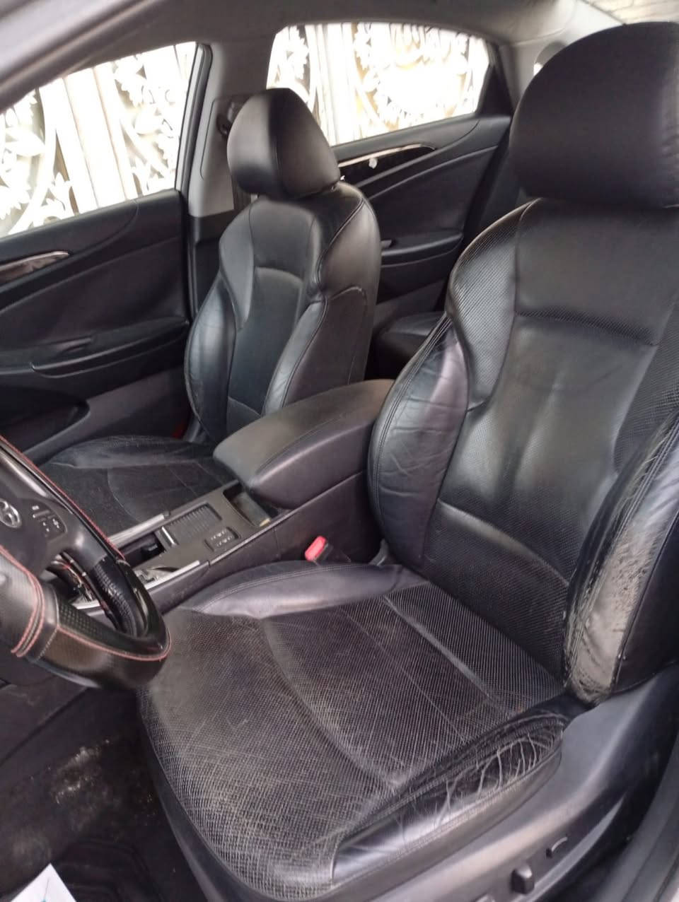 سلام عليكم سوناتا2014
سياره جاهزه على اخر حبايه
فول مواصفات عدا الفتحه بصمه وشاشه
وكشنات جلد  وكهربائيه تخم تاير جديد
صدر جديد سياره كامله بالعافيه على الياخذهه
السعر 82 وبيهه مجال
***********
