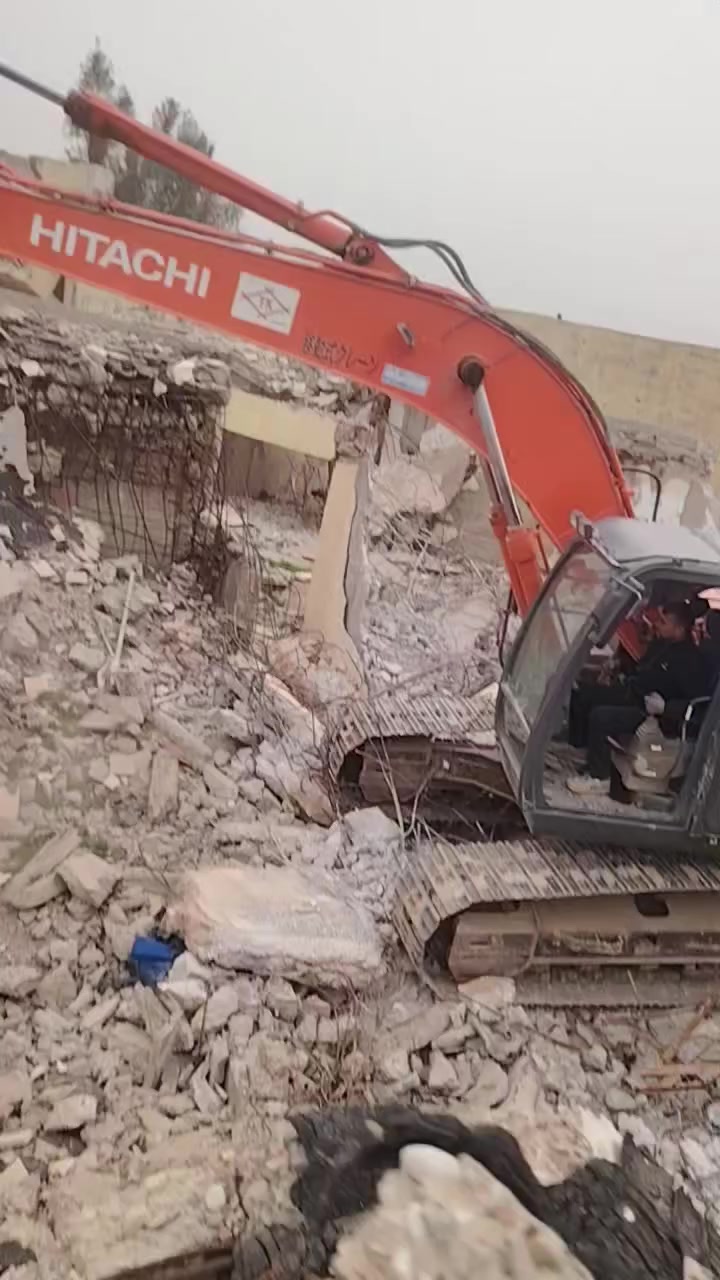 جاهزين تفليش الدور والمباني بمواده يعني بدون افلوس معه تعديل لارضيه ***********
