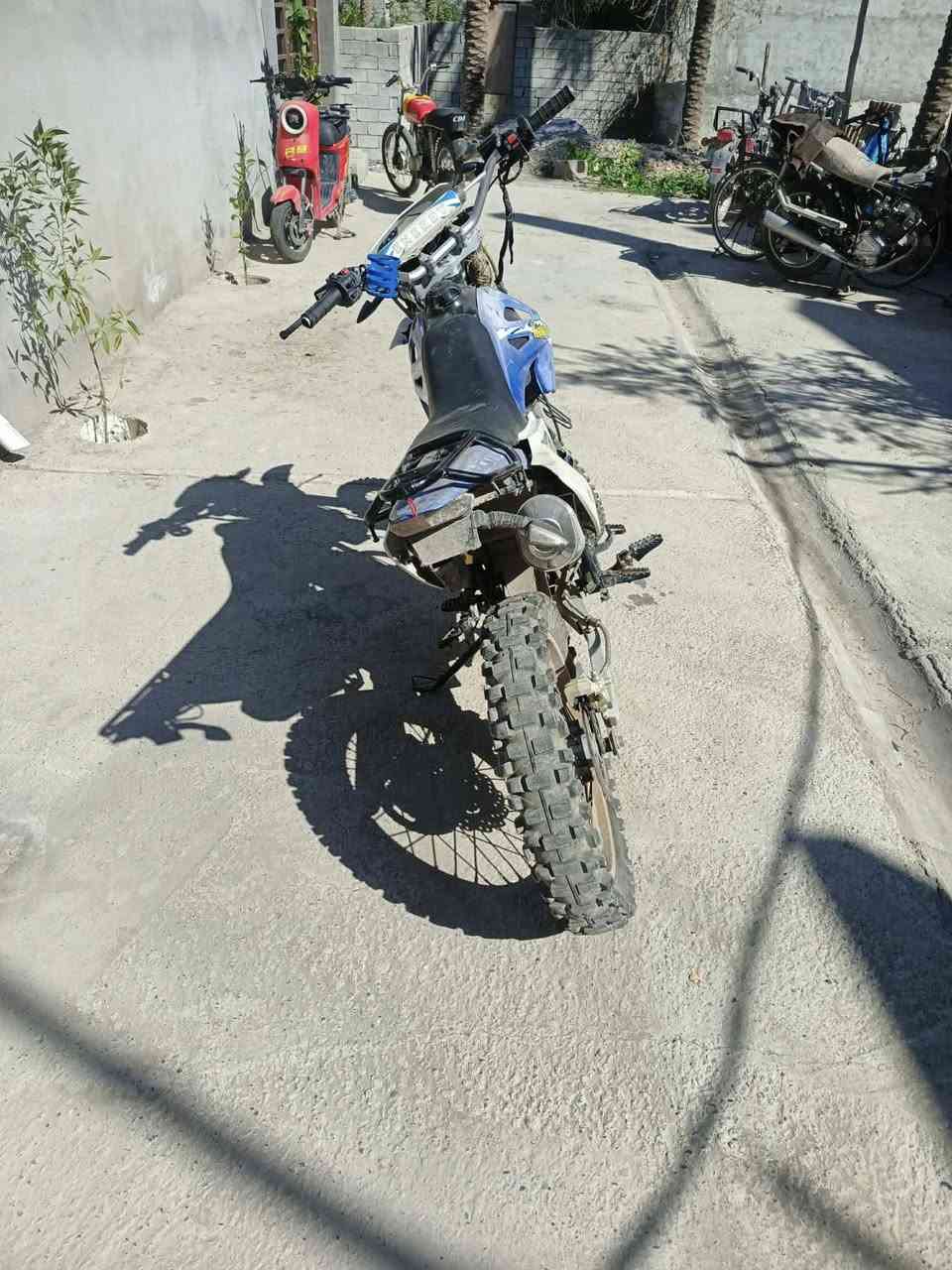 قفاز كاويار مكينه350موديل25 مكاني بعكوبه سعره 750 ***********
