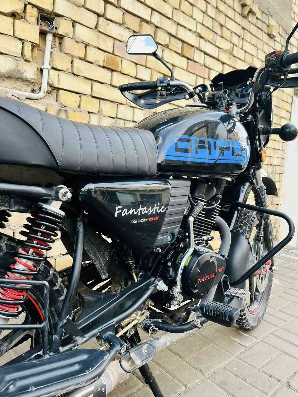 السلام عليكم شباب دراجه دايوان جبلي موديل 2025 الدراجه نضيفه بمعنى الكلمه ومرقمه رقم سليمانيه بسم ابو الشركه بعدني ممحوله  وخاليه من اي نقوصات ولدراجه خير من الله مكاني الدوره السعر 2400 الشراي يتصل ع هاذ الرقم ***********
