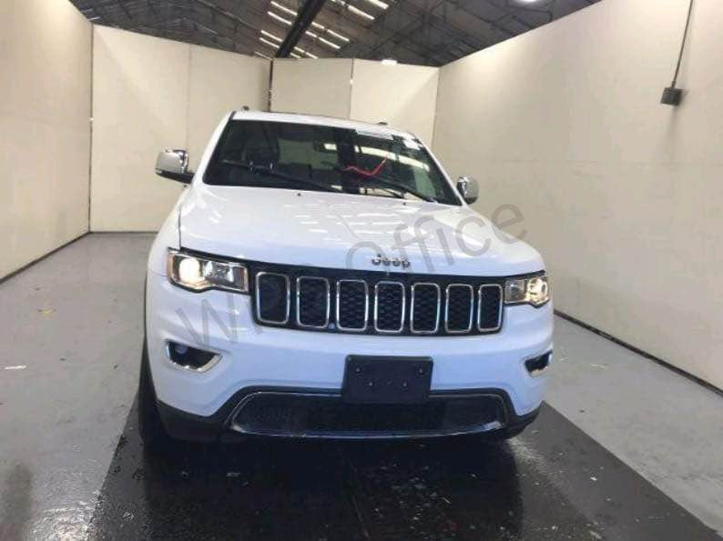 سلام عليكم جيب 2018  شيروكي  للبيع اكلين وكفاله بدون حادث السياره جديده لوك عل شركه ماشيه قليل واستخدام شخصي فول لمتتد السياره السعر ٢٥٥ ورقه الاستفسار اتصل *********** بغداد, العراق
