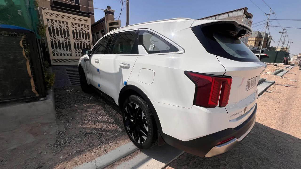 سورنتو خليجي 2025السياره فول عده الفتحه
***********
