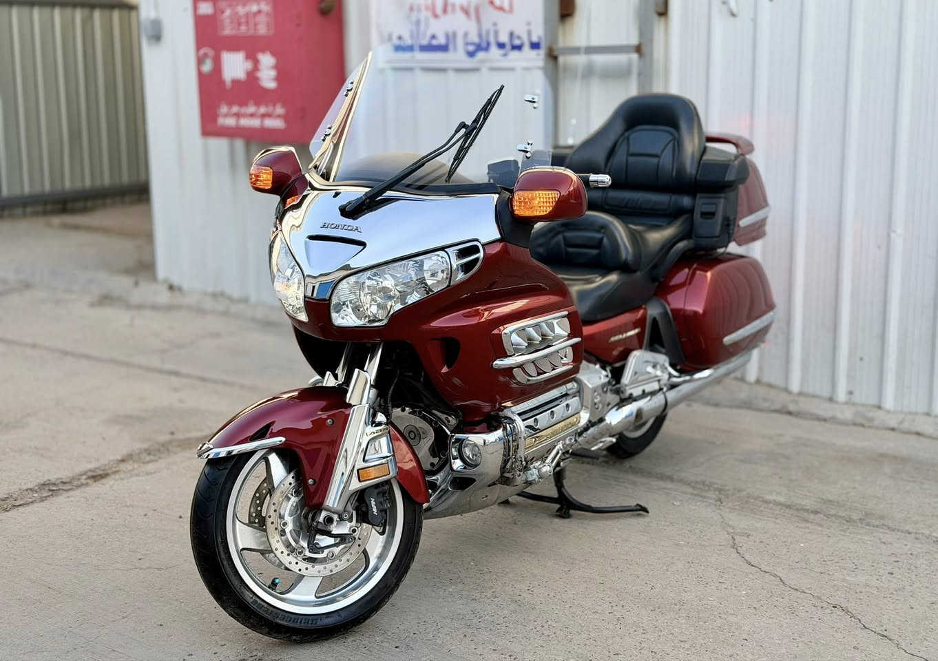 السلام عليكم
للبيع Goldwing كولدن 2001 لون متغير ماروني على مشمشي دخول جديد مال رمبه الدراجة مكفوله من الشخط جديده جداً 
محرك 1800 CC
المكان بغداد شارع الضلال 
اي استفسار الاتصال 
***********
