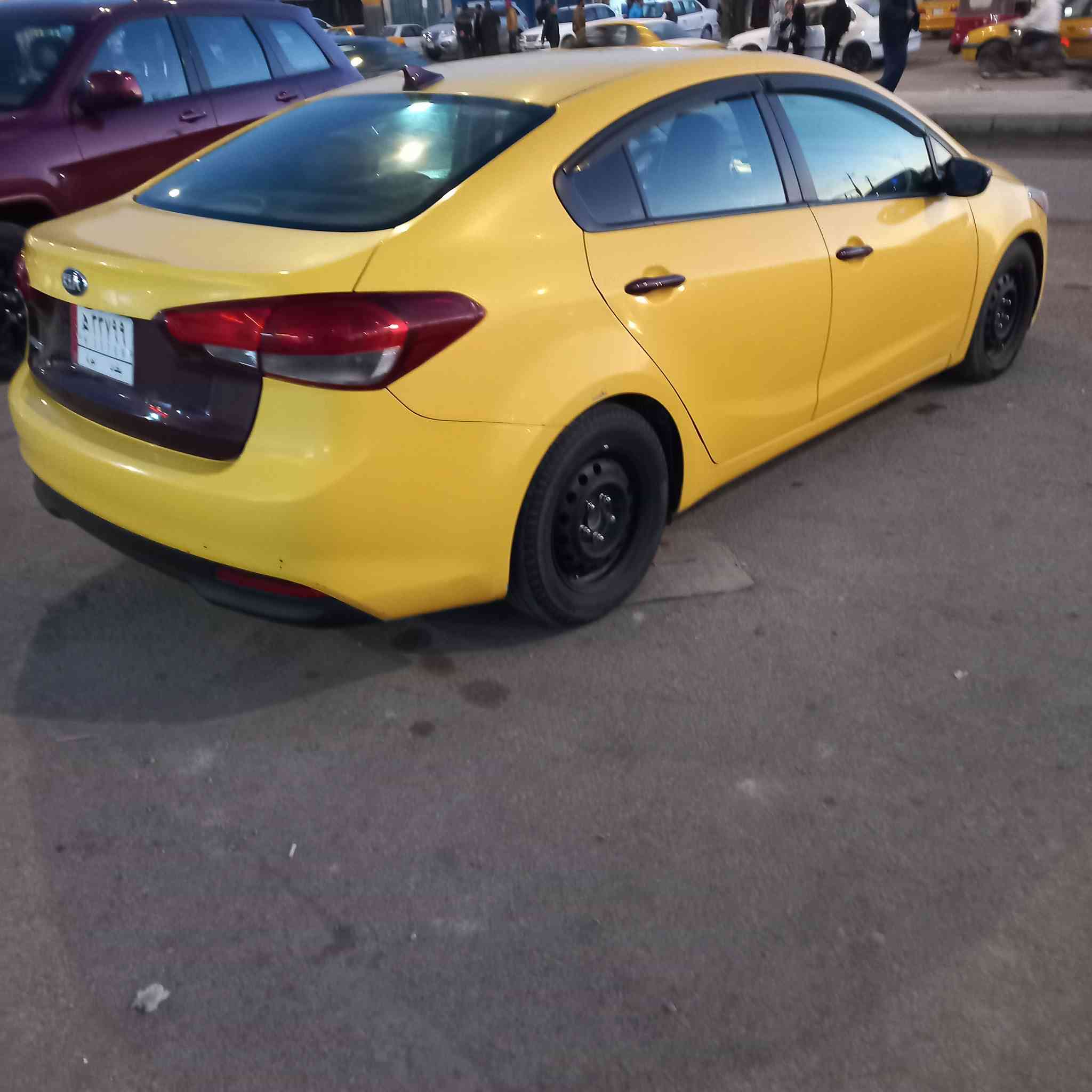 السلام عليكم كيا فورتي 17 للبيع جاهزه تخم تاير تبريد حداديه مكينه 2000 المكان بالعماره محافظه ميسان الرقم*********** السعر 128
