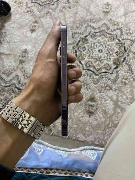 ايفون 14 برو ماكس مبدل شاشه اصليه وكامره والضهربي ضربه بس الذاكره 256 شرق اوسط بدون ملحقات المكان بغداد البنوك السعر 550 وبي مجال للتصال وتساب موجود***********
