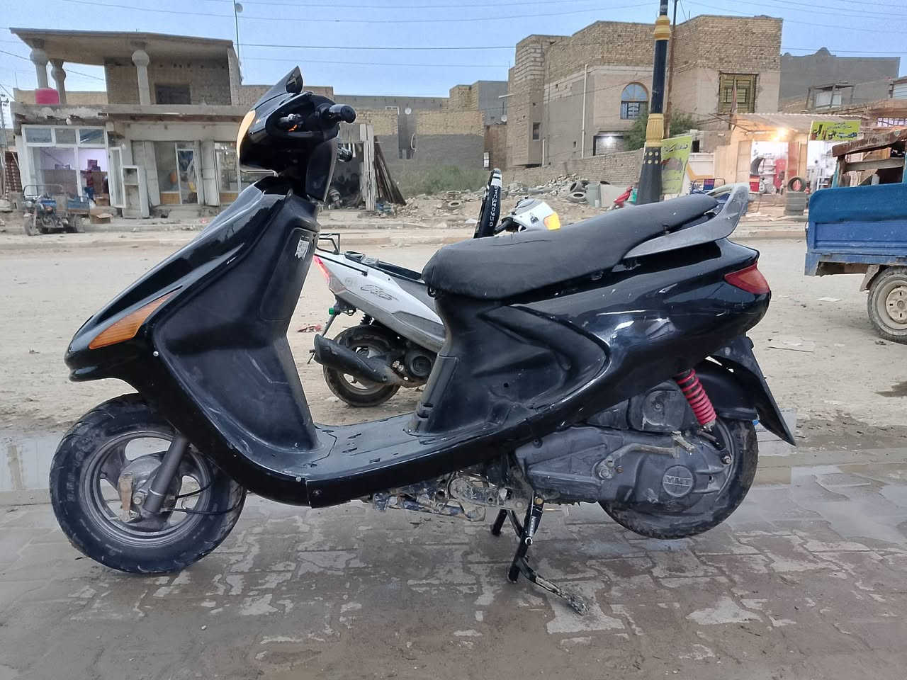 فراشه للبيع
دراجه شغاله سلف هندر كهربائيات
 كلها شغاله الدراجه كلها بلاد ما نقصها
شي سعرها جوه السوك مناسب
الديوانيه ***********
