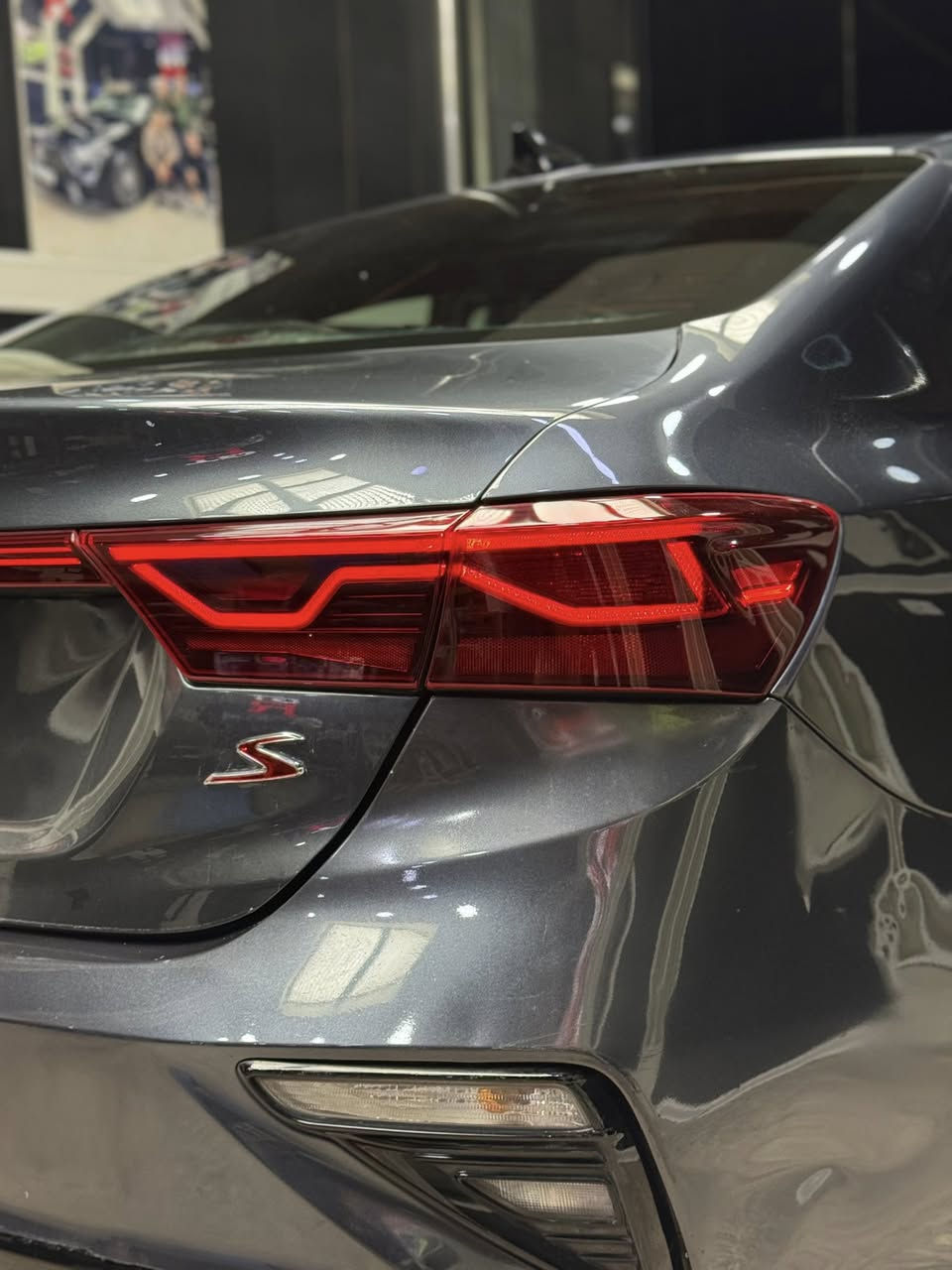 سلام عليكم كيا فورتي2019 S
حادث جدآ بسيط صندوك وقطعتين كلير من امريكا بدون دواخل بجم كبس ع وضع الشركه 
شاصي لغد ايرباك كفاله 
السعر 135وبيه مجال 
مكينه 2000دوش
تبريد بيانو 7 سرعات 
حساس مامي خلفي رادار مامي 
تبريد ثلج ❄️ 
سياره جاهزه رقام سنويه وهزه كله جديد بسمي 
العنوان بغداد 
***********
