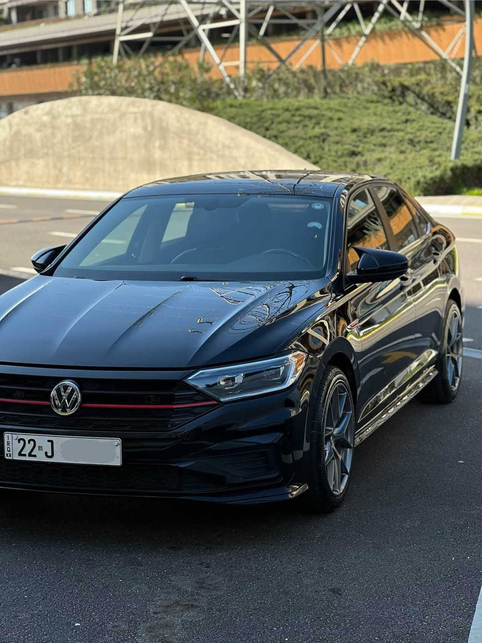 كوردی / عربی 
‎بسم الله الرحمن الرحيم
Jetta 2019 SE GLI body kit 
سەیارەیەکی جوان و گەنجانە و کەممەسرەف 
سەنەویو ڕەقەم تازیە تەحویل  غەرامە بە شەرت
مەکینە ٤ پستۆن ١.٤ تۆربۆ زۆر بەقوەت و مەرغوب
گێڕ و مەکینە و ڕادێتەرو تەبرید هەموی بەشەرت 
سڵانسای کۆنترۆڵی بۆ داندراوە سەوتێکی ڕاقی هەیە 
دفیوزەر و ویلی BBS ی لەسەرە و تایەی تازەیە
تازە کامل سێرڤس کراوە بانص و ڕۆن و هایدرۆلیک 
پێشو پشت کەپسە و ئێرباگ نەتەقیوە ✅
 ٨٢هەزار ڕۆیشتوە …

نرخ  💵(( 145 ))💵 وەرەقە و معامەلە 

مواسەفات SE واتا 
پانۆراما و بەصمە و شەغال و برێک بەصمە 
کوشن جلد و ٤ کوشن و سوکان هیتەر و کارەبا 
٣٦٠ دەرەجە ڕادار و   حاسە و ئیمرجێنسی برەیک
شاشە کامێرە و نزامی CarPlay و android 
لایت پێش و دوا کامل لید و لایتو عەتەری GLI 
سوکان جلد و ڤۆلیۆم و دیاری کردنی خێرایی 
زۆر مواسەفاتی تر …

رەقەم شانصی : 3VWC57BU8KM195723
 
دەرگاو چەمەلغی پێشەوەی سەکن بۆیاخە لەگەڵ پەڵەیەک تەعدیل سارد بێ ناو بێ ئێرباگ 
لە ڕەسمی دەعمەکەیا دیارە 

ڤیدیۆی کاملی سەیارەکەم لایە کڕیار داوا بکات ✅

📍شوێن : سلێمانی 

***********☎️
ڤایبەر و واتسئاپی لەسەرە 

————————————————————
جيتا موديل ٢٠١٩ فئة SE  و محدث GLI 
ماشاءالله سيارة شبابية و اقتصادية و قوية 
سنوي و رقم جديد و تحويل مباشر و غرامة بشرط 
محرك ٤ سلندر ١.٤ تيربو قوي و اقتصادي و مرغوب 
كير و محرك و تبريد و راديتر حجر بيئة كل بشرط 
و عليه صوت اكزوز  عن طريق ريموت كونترول 
و علية  دفيوزةر و سبويلر و ويل BBS و تايرات جديد 
سوينا كامل سيرفس بانص و زيت محرك و هيدروليك 
بجم كبس حادث خفيف بدون دواخل بدون ارباك
 ٨٢ الف ماشي ….

سعر 💵(( 145 ))💵 ورقة و بيها مجال 

مواصفات: SE يعني 
سقف بانوراما و بصمة و تشغيل عن بعد 
كشن جلد و كهربائي و ٤ كشن و ستيرن تدفئة 
٣٦٠ درجة رادار و حساس و  امرجينسي بريك 
شاشە و کامیرا و نضام کمبیوتر CarPlay &android 
لايت امامي و خلفي كامل ليد و جمبر و لايت GLI
ستيرن جلد و تدفئة و فوليوم و تحديد سرعة 
بعد هواي مواصفات…

رقم شاصي: 3VWC57BU8KM195723

بجم كبس و بيها حادث خفيف ارباكات سليم
باب و جاملخ امامي سكن صبغ و شبر بارد بدون دواخل  مبين في صور حادث 

عندي فيديو كامل سيارة شراي آطلب و تدلل ✅

📍عنوان: سليمانية 

***********☎️
فايبر و واتساب موجود السليمانية, العراق
