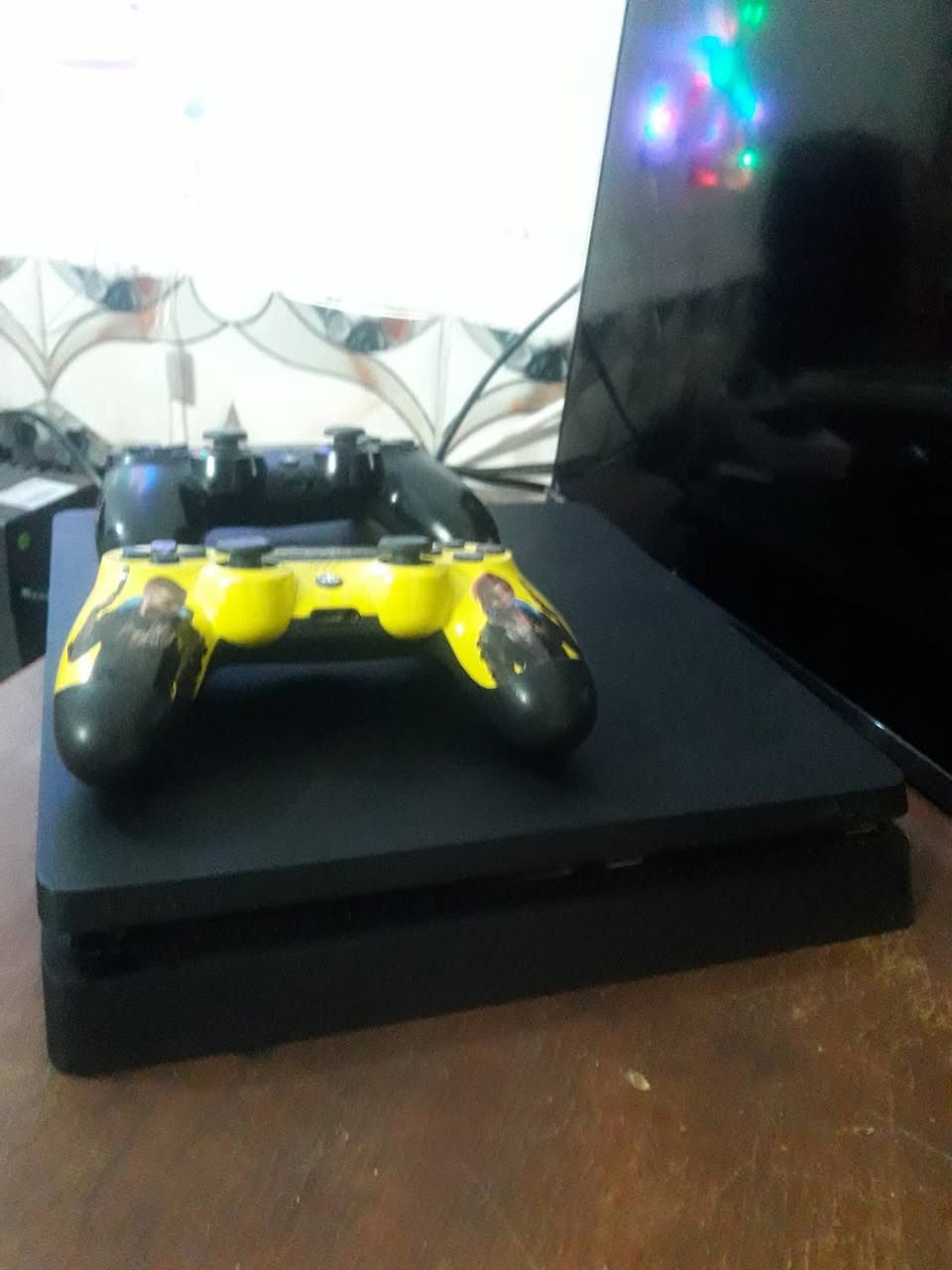 عندي بلي ٤ سلم مهكر نظام 9 1 تيرا مراوس مع بلي 3 سلم أريد فرق 150


**إذا كنت صاحب هذا الإعلان وتريد حذفه لأي سبب، رجاءا أرسل رسالة إلى الدعم الفني**