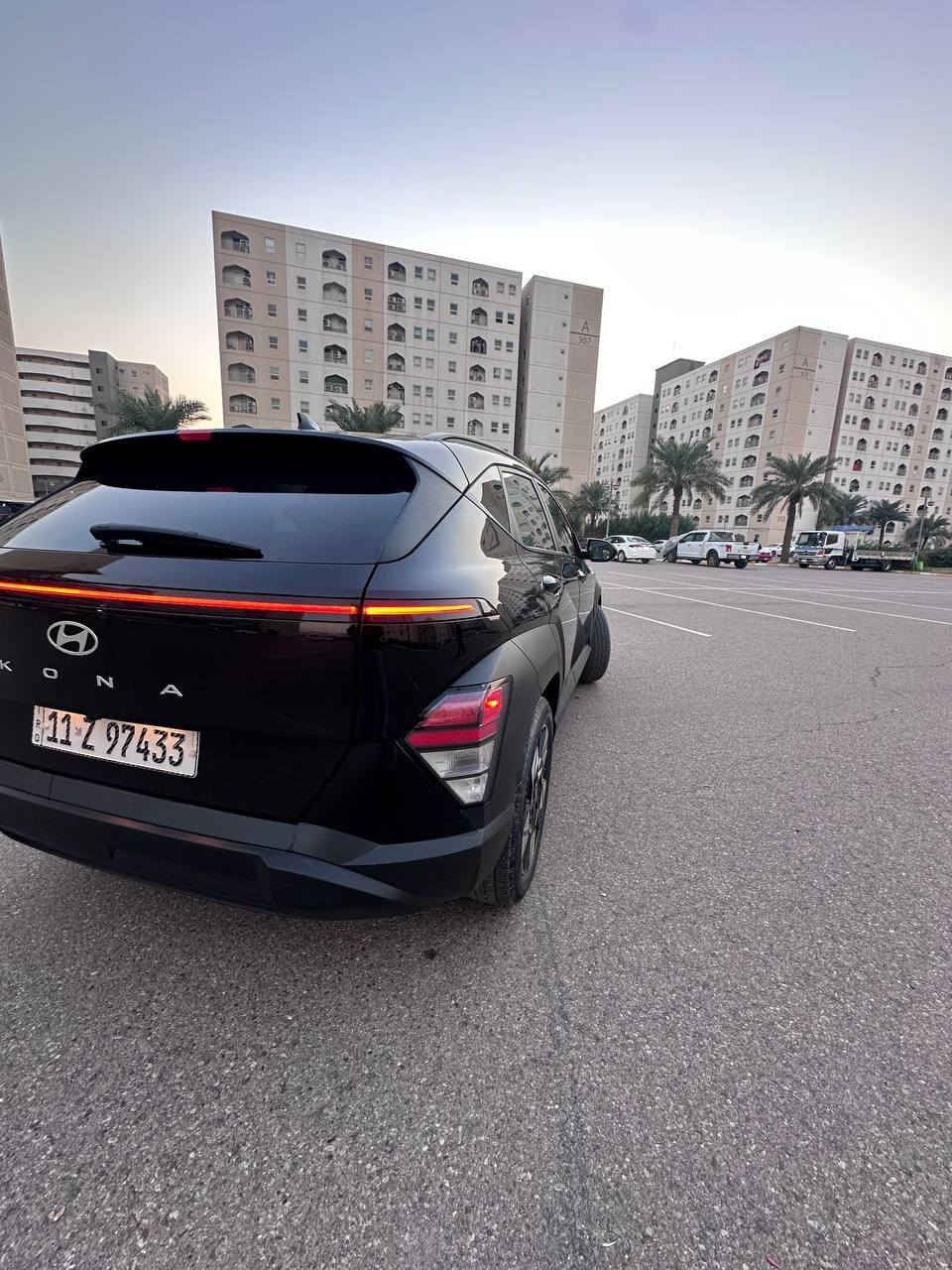 السلام عليكم 
كونا موديل ٢٤ 
لون اسود كير تعليك 
مواصفات نص فول 
كشنات تدفئه 
سايد بريك كهرباء 
أناره LED 
كشن السائق كهرباء 
نزول منحدرات 
مثبت مسار 
مثبت سرعه 
شاشه متصله تدعم نضام الكاربلي والاندرويد اوتو 
بجم كبس 
بيها تبديل باب السايق وصبغ نص جاملع وربع بنيد 
محرك وكير وكل الكهربائيات ع وضع الشركه 
بدون دواخل 
ماشيه 19mi 
محرك ٢٠٠٠ دوش  السعر168وبيها مجال بسيط والمتافيده يدعيلنه بلزرق 
سياره خير من الله وبالعافيه ع ياخذها  
مكان بغداد 
للاستفسار ***********
