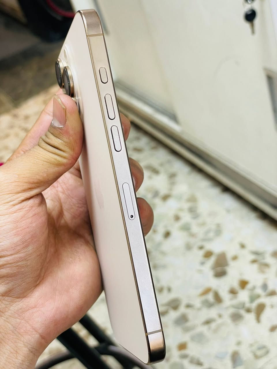 سلام عليكم ايفون 16 برو ماكس
ذاكره 256 وبطاريه 94 جهاز نضيف جدا 

فقط بي خدوش بسيطه ب شاشه سعر مليون و 300 الف قفل وبي وصل ضمان يوم كامل يضمن حقك من الخلل او الفتح مكاني كربلاء حي العامل سوق الاخير 

رقم الهاتف ***********

             🤍📸🔜
