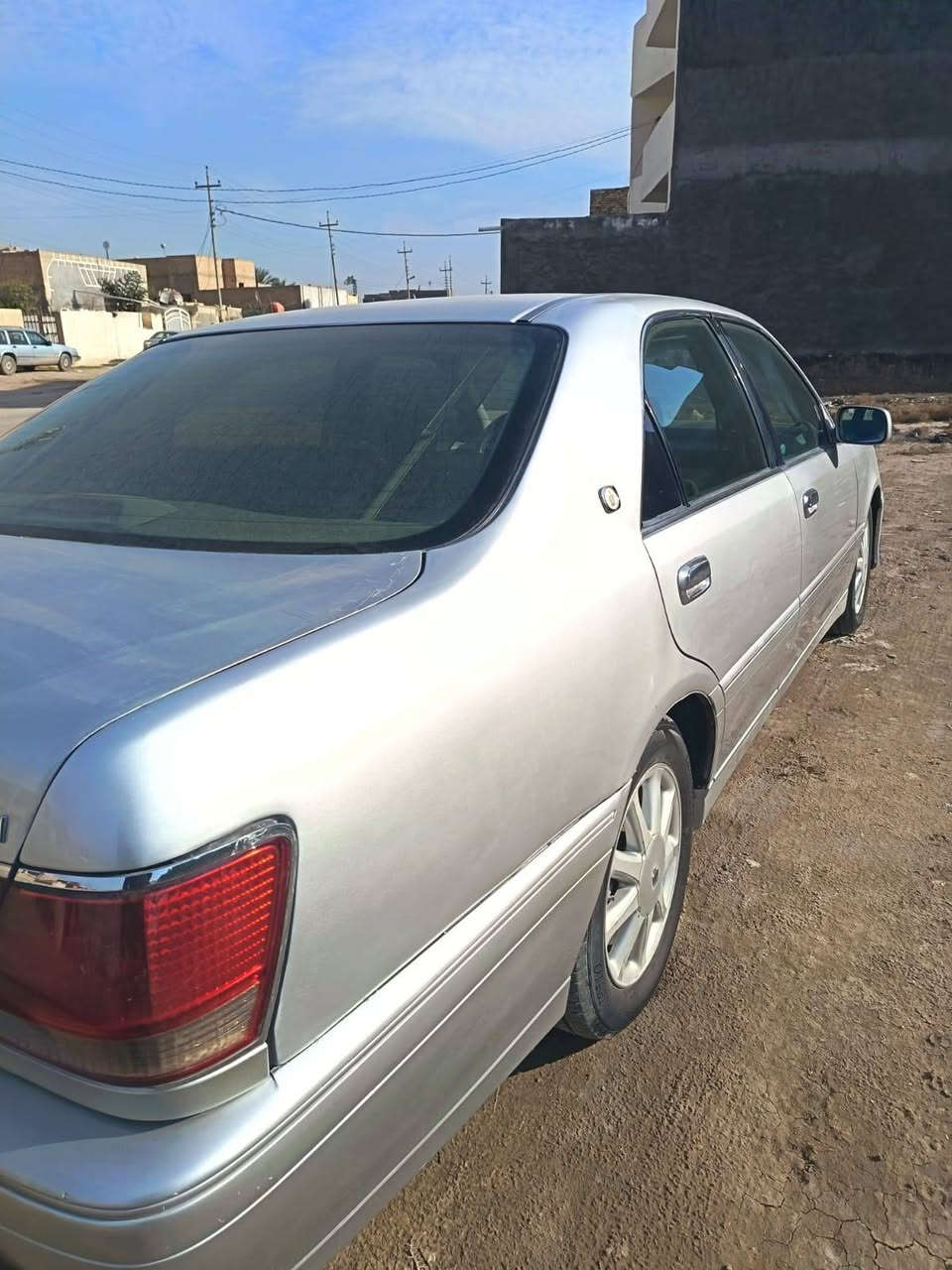 السلام عليكم ملكه للبيع فقط رقم انكليزي بسمي موديل ٩٩ اربع دكم فتحه بيه ضرب جاملغ الخلفي مكاني كفل السعر ١٣٥ بيه مجال رقمي ***********
