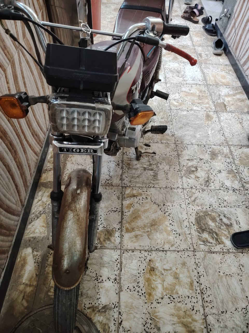 السلام عليكم تايكر ١٩ للبيع كلك ٤٠٠ وبيها مجال *********** مكاني صويرة
