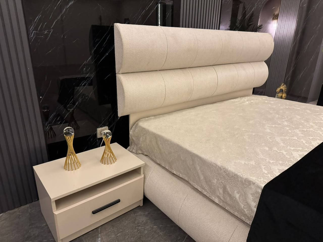 🔥 عرض خاص لفترة محدودة 🔥

✨ موديل حياة برو – مودرن فاخر

🛋️ 10 قطع | قياس 320 سم

✔️ ضهر بلوك
✔️ برغي وچوي حديد – متانة تدوم
✔️ سرير مخزن جك – عملي وراحة أكثر
✔️ شغل درجة أولى – جودة تفرق

💎 إذا تدورين فخامة + راحة + سعر مناسب… هذا اختيارج الصح

📩 احجزي  قبل نفاذ الكمية
📱 *********** (واتساب متوفر)

🚚 توصيل داخل بغداد ولكل المحافظات
