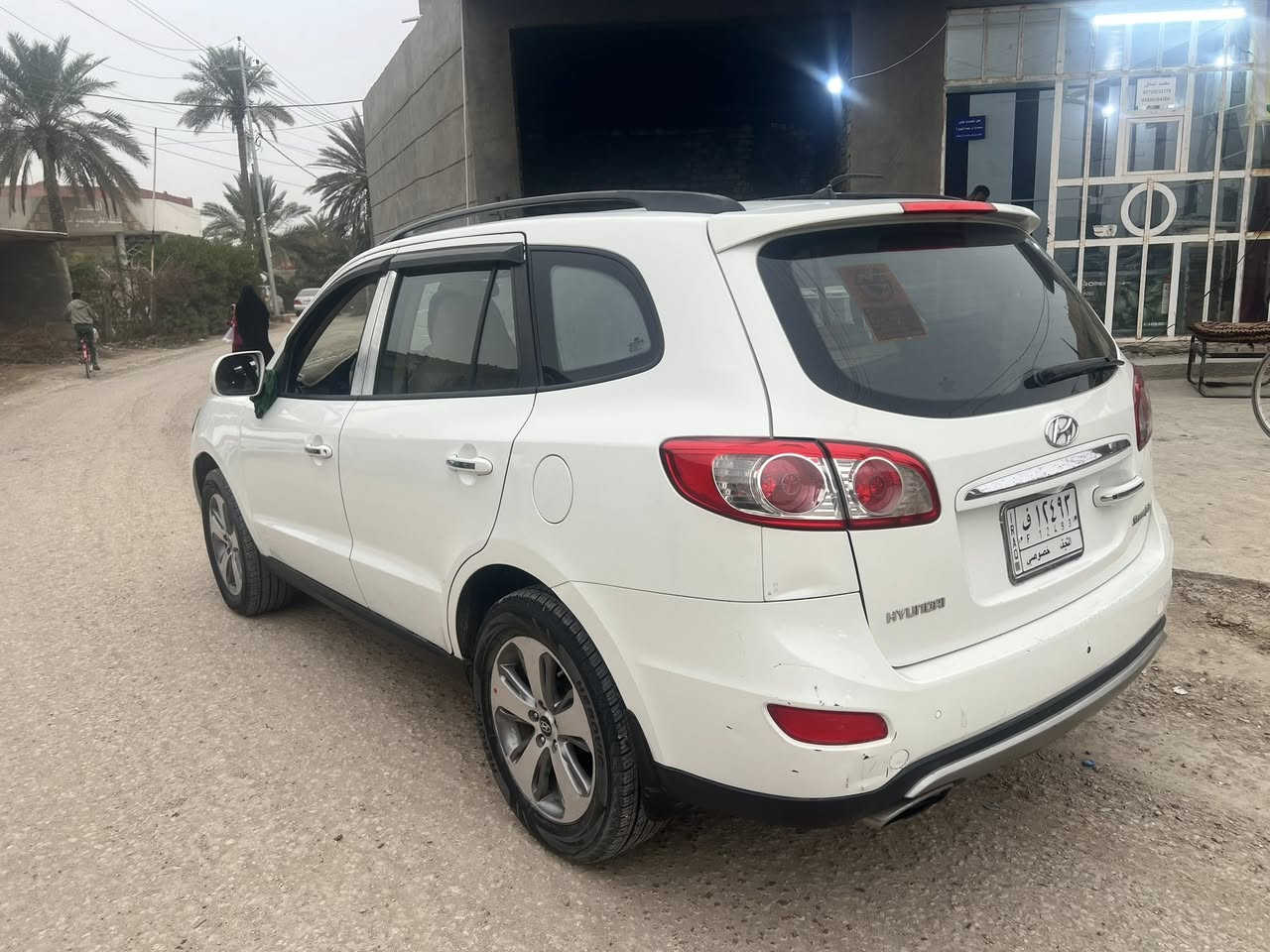 السلام عليكم سياره سنتافي موديل 2012فول مواصفات واحد ع واحد مكينه 2400سبعه راكب السياره بيها جاملغ وباب صبغ وباب تبديل  عكس السايق السعر 129وبيها مجال   مكان السياره بلحله مامتواجد ع الفيس الاستفسار***********
