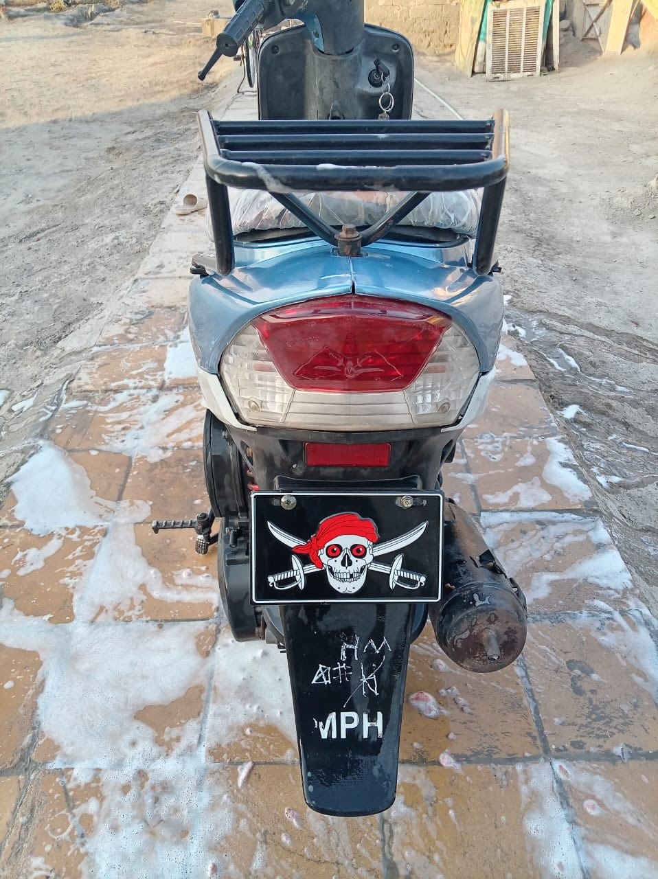 سلام عليكم دراجه ماكس قجمه دراجه جاهزه كهرباء كله شغاله نكره سلف ما نقصه شي مكينه ناعمه حلوه لا تنقص ولا تبخر مفتوحه مره وحده سعر 625بيه مجال مكاني البصره قضاء القرنه ‭٠٧٨٧ ١٧٠ ٧٠٥٩‬
