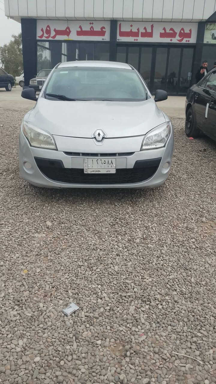 للبيع رينو مديل 2013كفاله مذب عليهه ربع محرك كير كفاله صدر جديد منيدك للشارع مكان ديالى مراوس هم يرهم للستفسار اكثر اتصال وبيك خير وتدلل ***********
