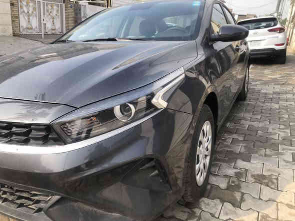 السلام عليكم 
كيا ، سيراتو للبيع 
موديل ٢٠٢٤  
اللون / رصاصي حجم المحرك / ١٦٠٠
السيارة (زيرو)  مضمومه من سنتها 
مواصفات عاديه / حساس خلفي وشاشه 
الرقم / بغداد الجديد 
مكان السيارة/ الكاظمية 
موبايل / ***********
