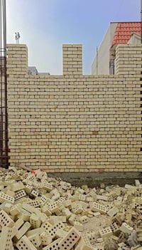 كادر خلفات  بناء شغل درجه اولى التزام بالمواعيد  رش البناء وتنضيف المو...