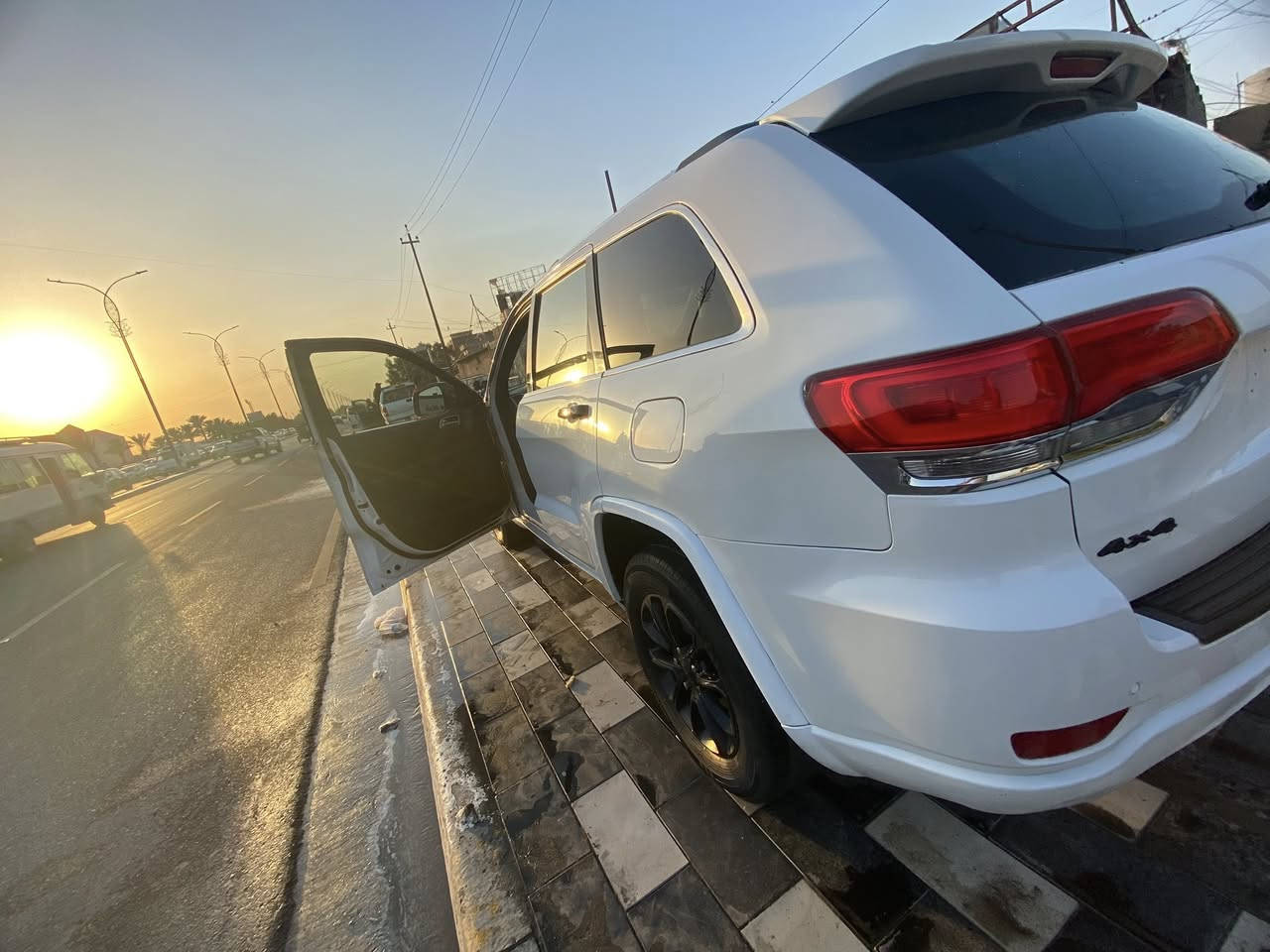 جيب موديل 16 مك انات صبغ  ‏رقمها ذي قار  ‏مكان السيارة بغداد رقم الهاتف *********** ￼￼￼
