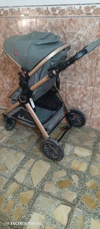 عربة طفل • حالة جيدة • استعمال سنة