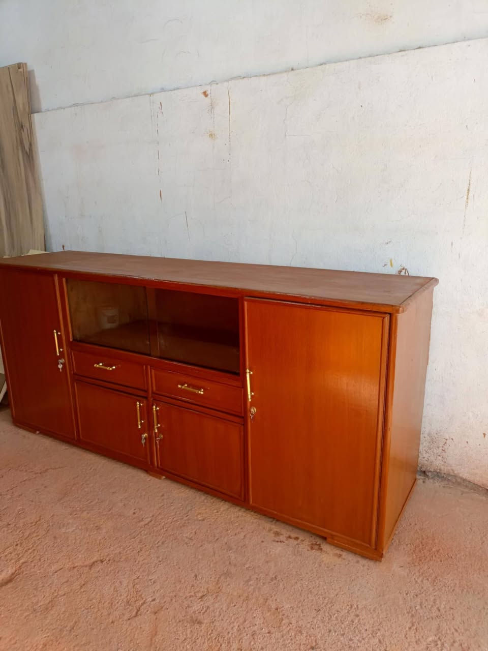 كناتير عدد ٣ وبوفيه تسكام جديد سعر مناسب مكان حله ابو غرق شراي يتصل على رقم  *********** اني مكلفه لاسعار مو يمي شراي تصل راسل واتساب
