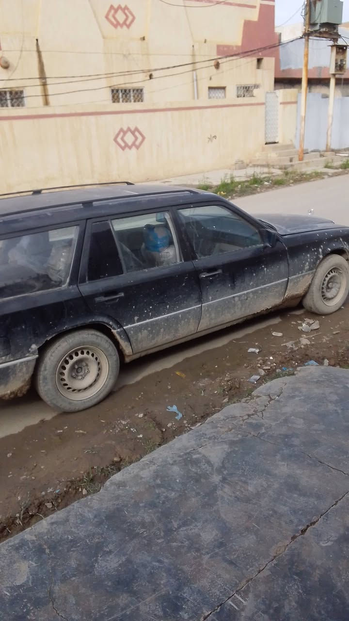 مارسيدس للبيع اصولي بس ابيع اتعهد دوله وعشاير محرك بلادي السعر 13ورقه سامراء ***********
