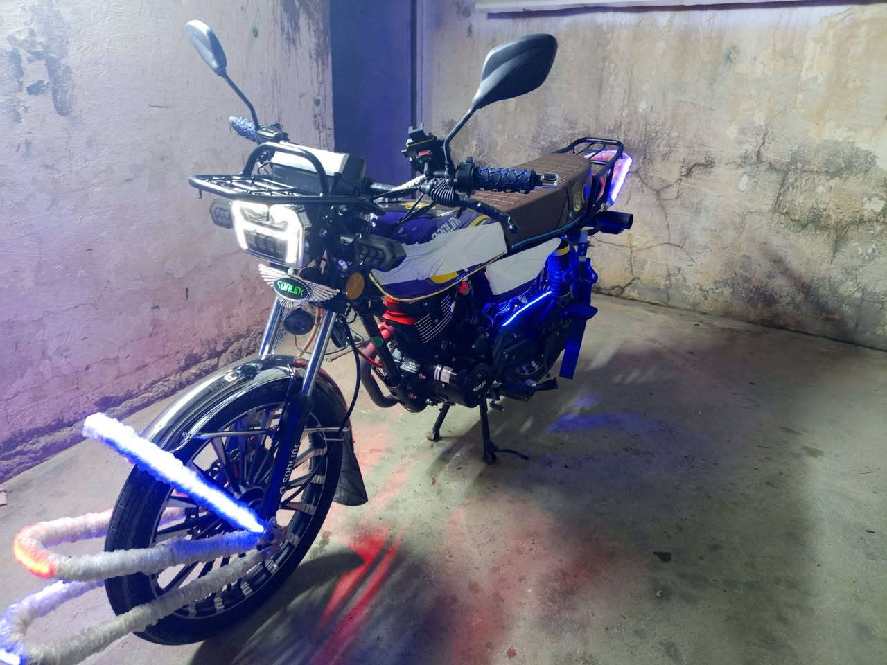 السلام عليكم دراجه للبيع موديل 25محرك 200دراجه كدامه نضافه وترتيب اي نقص مابيها الدراجه ما مسجله بيها اوراق اثنين وصل شراء وصل مواصفات الدراجه قفلت عندي 130 السعر 950 وبيها مجال ه̷̷َـَْـُذآ رقمي ***********متواجد 24ساعه
