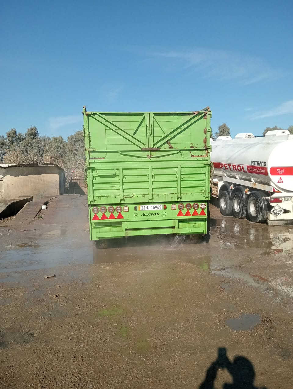 عراب للبيع حداديه شاصي 16 مجموعه صيني 5دنكير طوال العرابه13/60 ارتفاع الجناب 185 رقم الهاتف ***********
