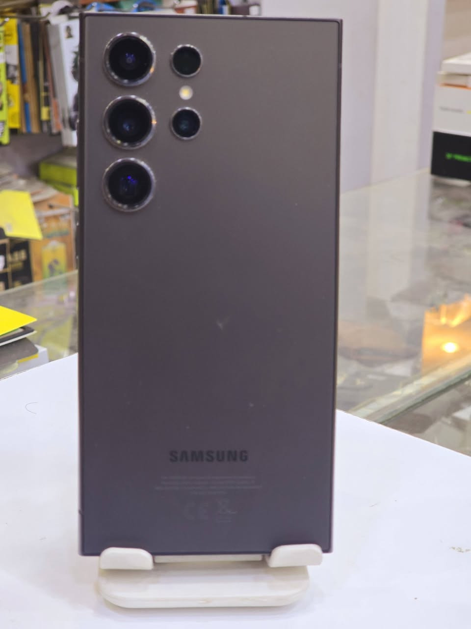 SAMSANG   S24 UlTRA

  الأقوى في العالم والممزوج بسحر الذكاء الصناعي AI

مستعمل نظافه 100%🔥🔥

👈👈بسعر 975 الف

مواصفات الجهاز

✔️المعالج Snapdragon 8 Gen 3 الجديد 
✔️ الشاشة 6.8 بدقة super AmoLed
✔️الذاكله 256G رام 12

✔️الكاميرا الأساسيه 200+ 50 + 12 + 10
✔️كاميرا اماميه 12 ميكا

✔️اندرويد التشغيل 14

✔️بطاريه  5000 بقوة 45 واط والشحن اللاسلكي بقوه 15 واط

👈👈السعر 975 الف 

مكتب لمسات للموبايل
عنه - مقابل مستشفى عنه العام
*********** -
