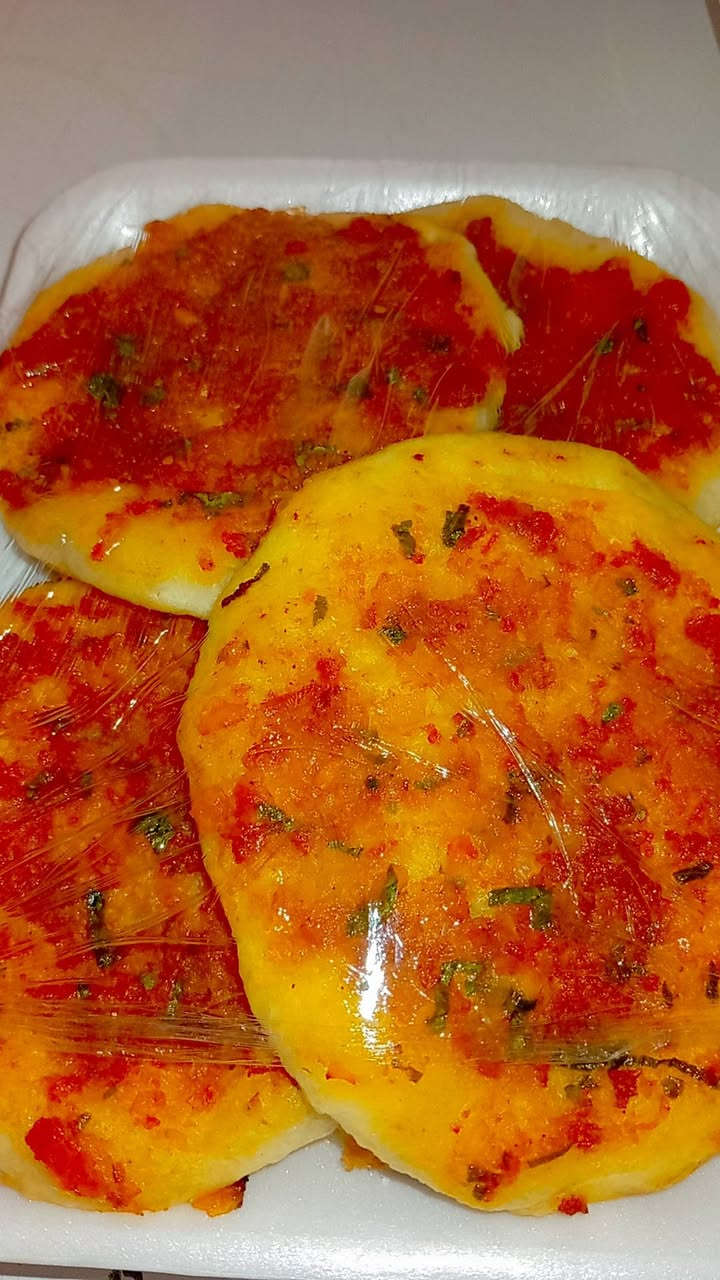 😘من أطيب الاكلات السريعه وتفيدكم عصرؤنيات وللطلعات السريعة والسفرات لحم بعجين طعم رهيب رهيب بنات خفيف مثل الغيمه 😍🫶🏻🤤 للحجز والاستفسار الاتصال على الرقم *********** توصيل موجود وتدللون علينااا حبايب ❤️😘 لحم بعجين 30 ب10الاف وماعون بألفين إلي يريد يحجز قبل يوم أو كم ساعة ويوصلكم الطلب حار وكل يوم بيومه نشتغل ❤️

