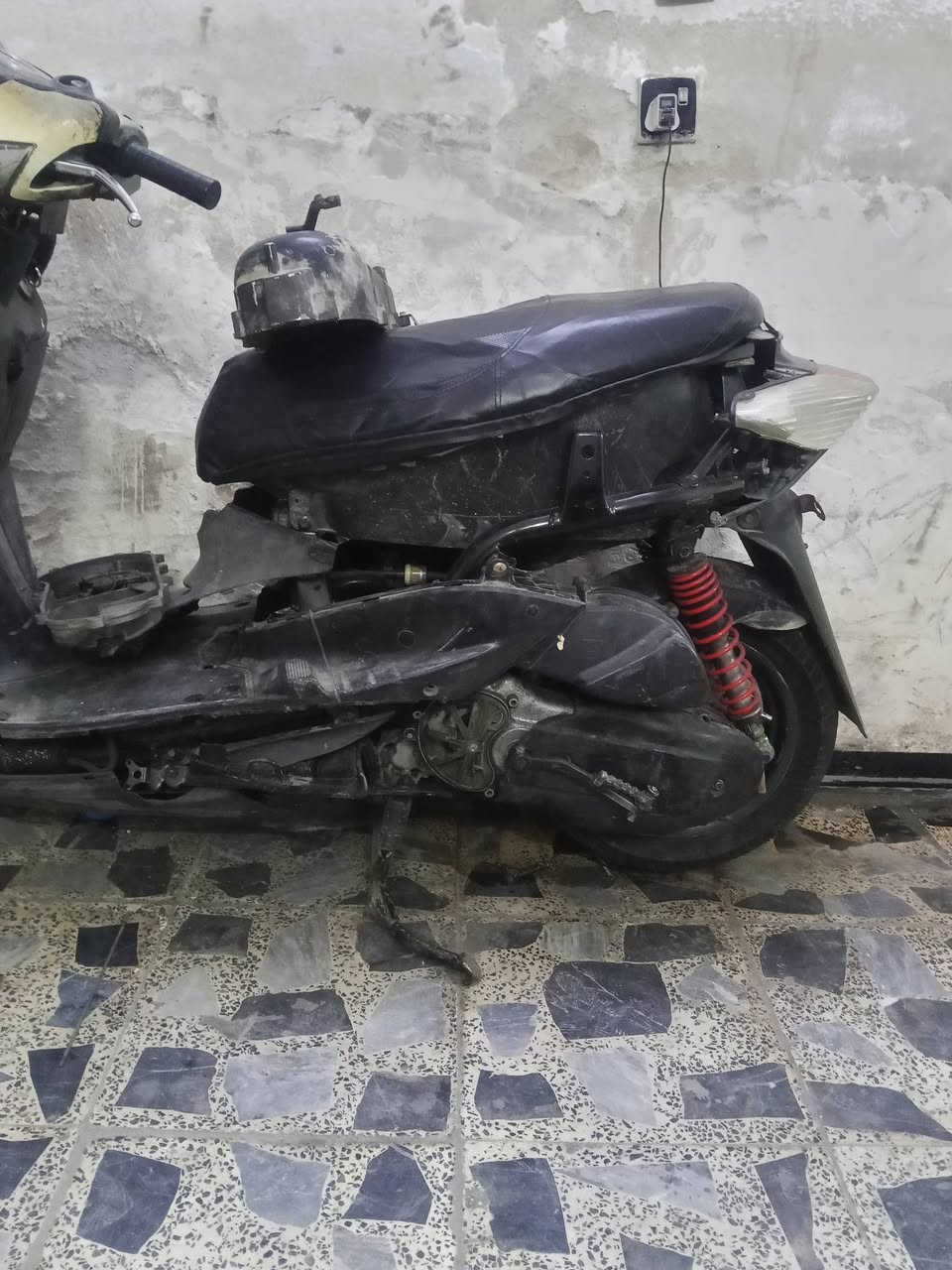 سلام عليكم عندي دراجه للبيع شغاله كهرباءيات نقصها بس كفرات رايده 350 وبيها لجادين


**إذا كنت صاحب هذا الإعلان وتريد حذفه لأي سبب، رجاءا أرسل رسالة إلى الدعم الفني**