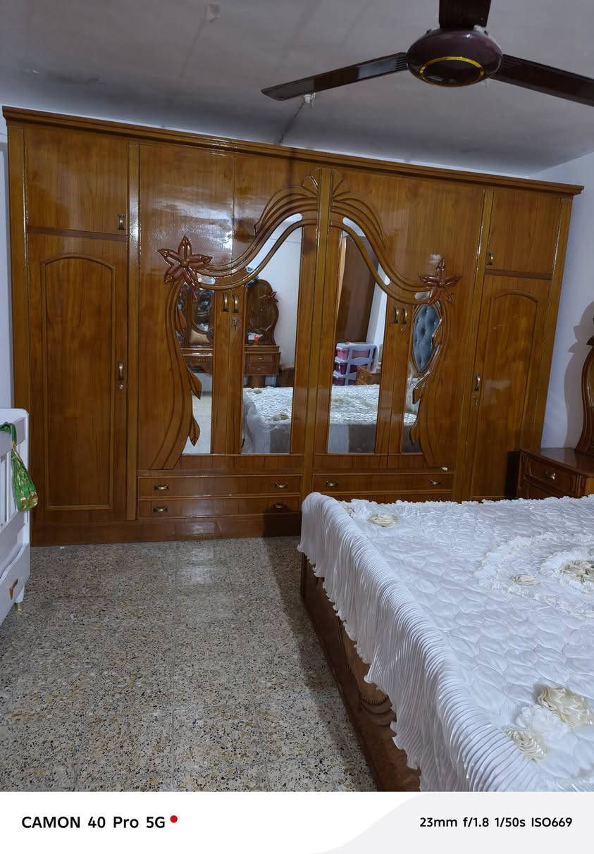 السلام عليكم معروضه للبيع غرفه نوم درجه 
اوله من الخشب الثقيل مكاني بابل قرب مجسر الطهمازيه
***********

