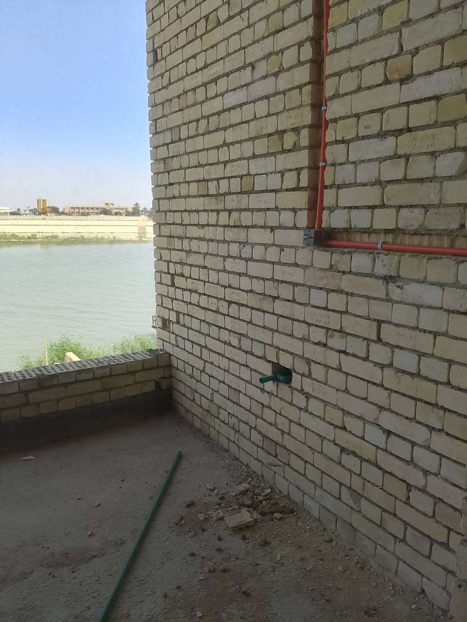 🛠️ تأسيس صحيات حديثة.. شغل درجة أولى ومضمون! 🚽✨
​لو تريد تريح بالك وتنسى مشاكل الرطوبة والانسدادات، بيت العمر يحتاج أساس صح ومضبوط! 💪
​تعديل وتأسيس حمامات مودرن وعصرية بأحدث التصاميم 🚿🛁. نشتغل بأجود المواد العالمية وحسب المواصفات:
​أنابيب PPR (الخضر): للماء الحار والبارد، لحيم حراري مضبوط 100% وبدون أي نضوح 💧.
​منظومات uPVC: لتصريف المجاري، انسيابية عالية وبدون روائح أو انسداد 🔧.
​تأسيس السبالت والتقطير: تنظيم كامل وشغل مخفي ونازك يلوق ببيتك ❄️.
​حمامات مودرن: دفن، معلق، وكل ديكورات الحمامات الحديثة اللي تخطر ببالك 🚾.
​🔥 ليش تختارنا؟
​🪚 دقة بالمواعيد: نسلم الشغل بالوقت المتفق عليه بدون تأخير.
📐 ترتيب ونظافة: الشغل كله ليزري وموزون بدقة.
صيانة وضمان حقيقي ورا الشغل لأن ثقتنا بإنتاجنا عالية 😎.
​للحجز والاستفسار، تواصلوا معنا وما يصير خاطركم إلا طيب:
👤 الفني: سيف
📞 رقم الهاتف: ***********
​ملاحظة: الصور المرفقة هي من مواقع العمل المباشرة ومن تصويرنا الخاص 📸👇
