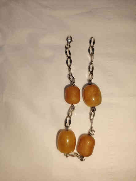 السلام عليكم سوار فضه مع 4 خرز كهرب وزن الكلي 12 غرام زوعه انتيكه قديمه جدا كاع النباعي مكاني بغداد مدينه الصدر *********** يتوفر توصيل الشراي يتفضل خاص
