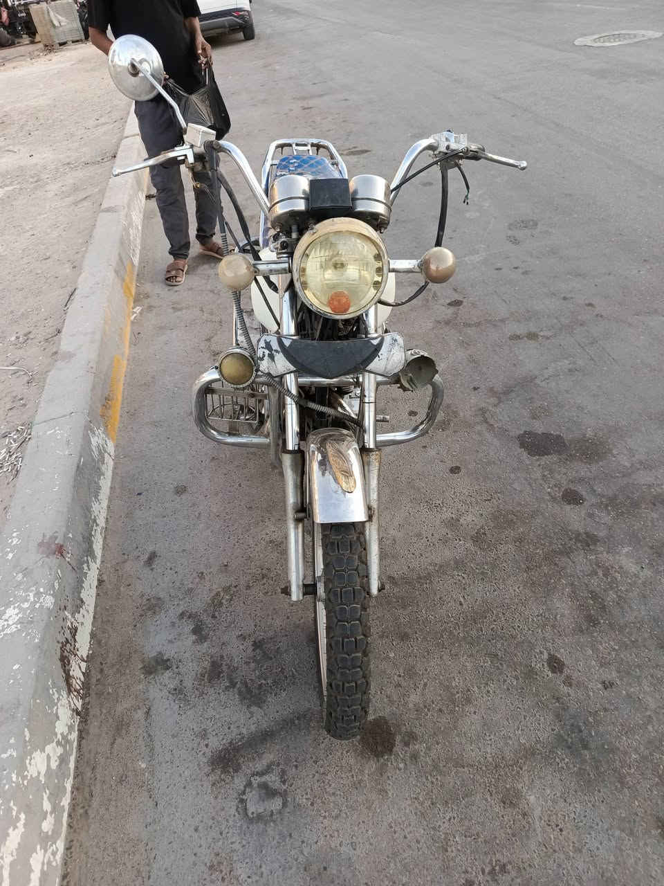 دراجه للبيع مكينه خير من الله كله شغاله مكان بغداد اسعر 350 الف
***********
