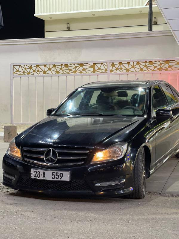 سلام عليكم 
مارسدس 14 بيها بابين اليمن صبغ رقم نجف مميز  السياره حيل نضيفه السعر شده او35 وبيها مجال ***********
