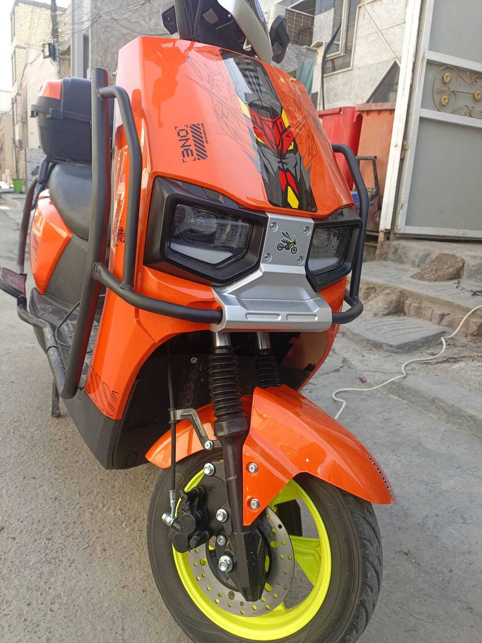 للبيع دراجة سكنس موديل ٢٠٢٦ مستعملة اقل الشهر شخط مابيهة
بريك امامي وخلفي دهن

٦ بطاريات كبار

تشتغل بصمة وكارت

نظام ٤ سرع

نظام p

سرعة ١٢٥

نظام رجوع للخلف R بيها درع وجنطة

السعر ٨٥٠ بي مجال بسيط بغداد حي القاهرة للاتصال ***********
