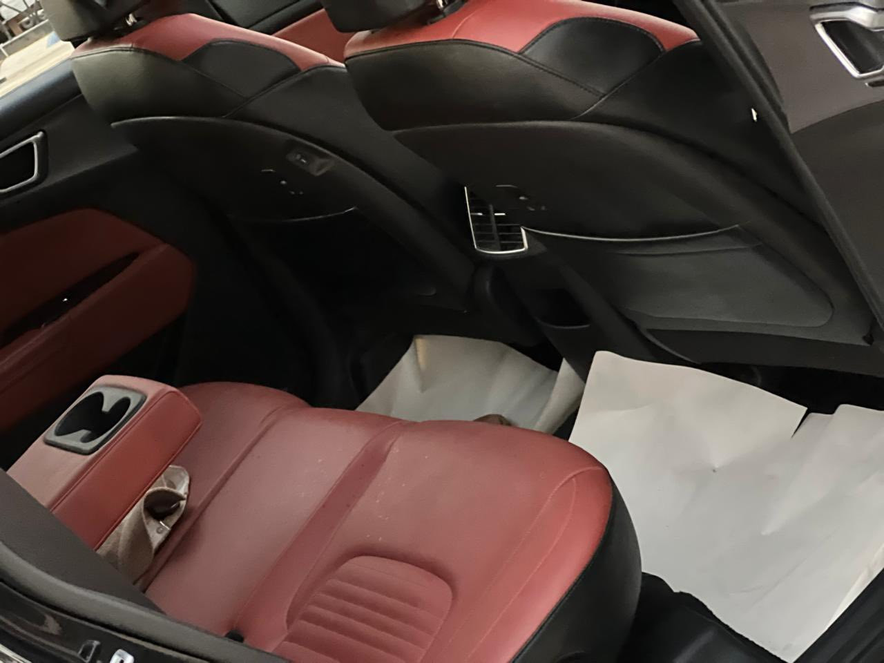 سلام عليكم كيه سبورتج وارد امريكي حادث دعاميه فقط بدون قطره صبغ الساره جديده موديل 23  ماشيه 34 فول مواصفات بانراما بصمه داخل مشمشي بلادي صندوك كهباء سياره مناقصها اي شي جاهزه باقي الموافات معروفه السعر 205 وبي مجال ***********
