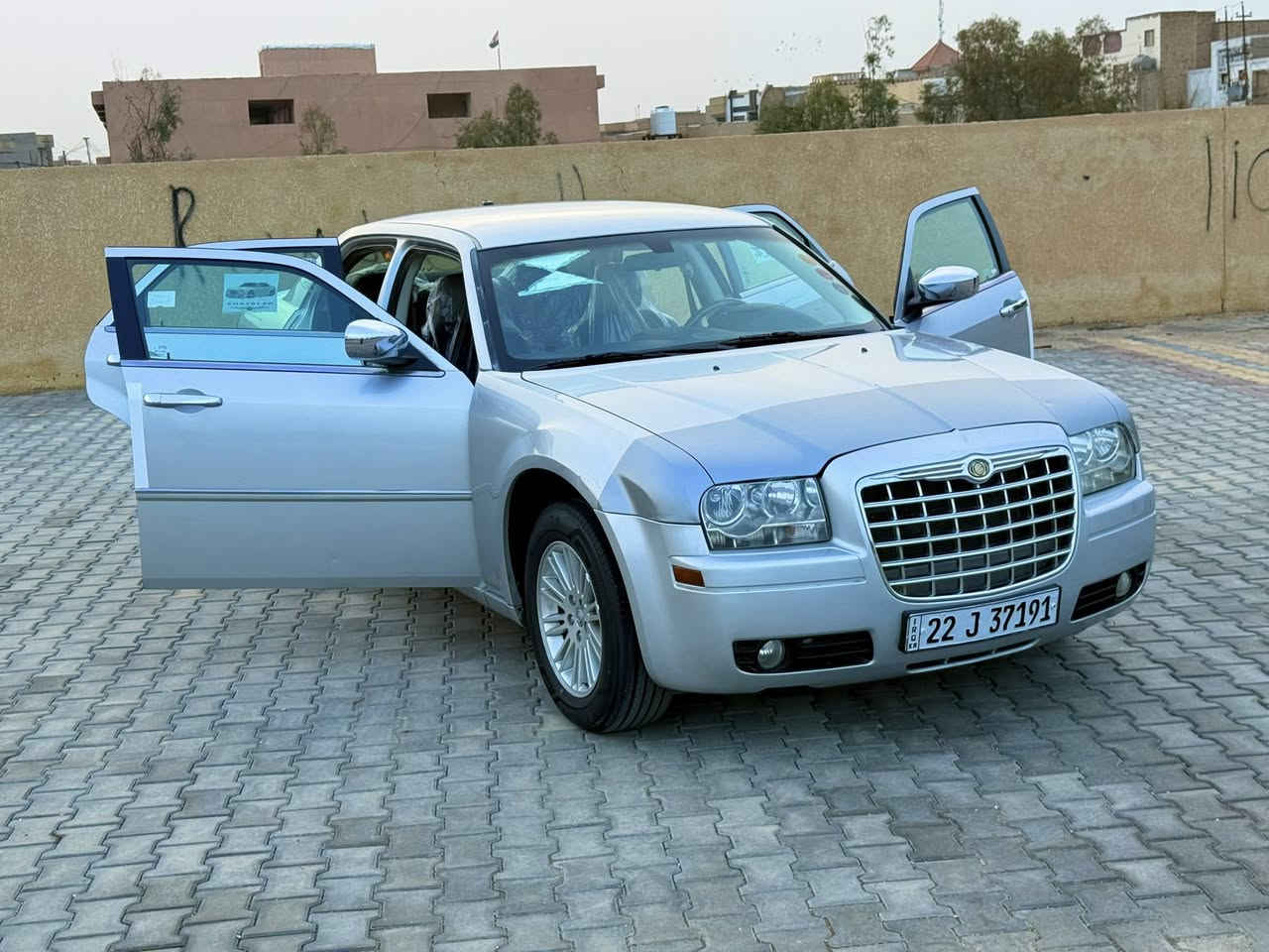 سلام عليكم 
شباب مكلف بل نشر
اوباما 2008اصل 
رقم أربيل الجديد 
مكفوله كفاله عامه شرط بيها تكحيل بصيط كلش كلش 
تخم تاير 
صدر 
مكينه 3600
كير 
تبريد 
صدر 
كهربائيات كلها شغاله 
كشن جلد 
اكسل 
كوت قضاء الحي 
سعرها 128 وبيها مجال 
سونار مرفق 
 ***********
