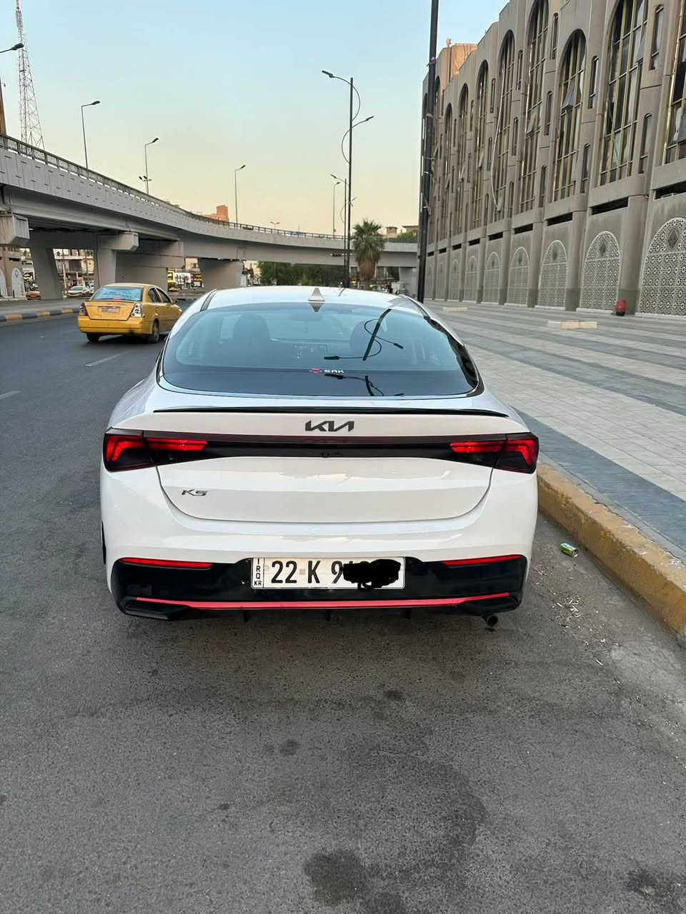سلام عليكم للبيع K5
وارد امريكي موديل2022
حادث فقط جاملغ مبدل بدون دواخل كلهة كبس  موضح بل سونار  سيارة جديدة وجاهزة 
ماشية ١٤٠ الف كيلو 
محرك ٤ سلندر  كير محرك مكفول 
السعر. ١٧٠ ورقة مكان السيارة حي الجهاد ستفسار على الرقم. ***********
